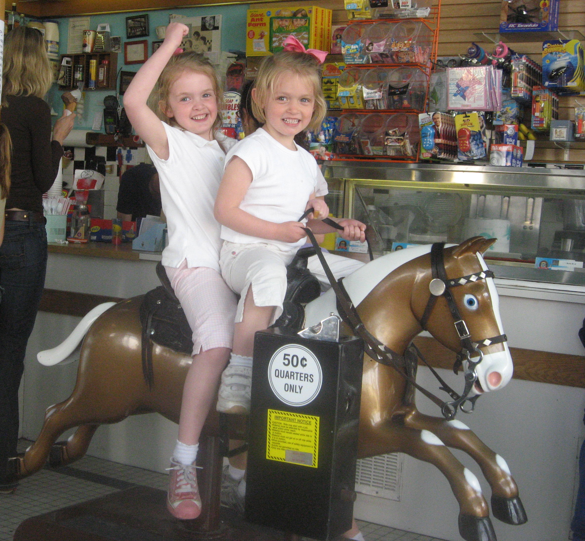 2008_05_14 San Fran JnC cowgirls.jpg